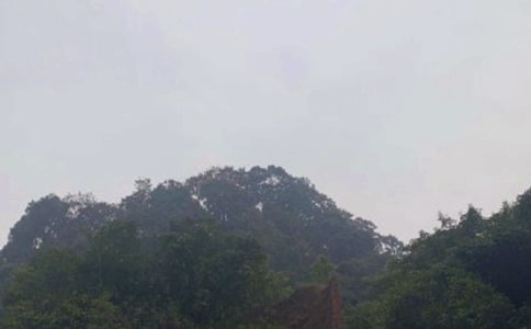 ������(d��ng)�˵Ķ�üɽ����900��