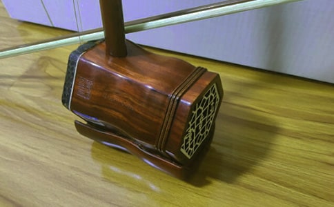 �����L��ČW������