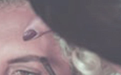 ���y�L������