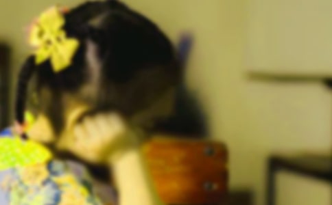 �ɐ۵Ŀ�ͨСŮ���ֹ����C��Ʒ